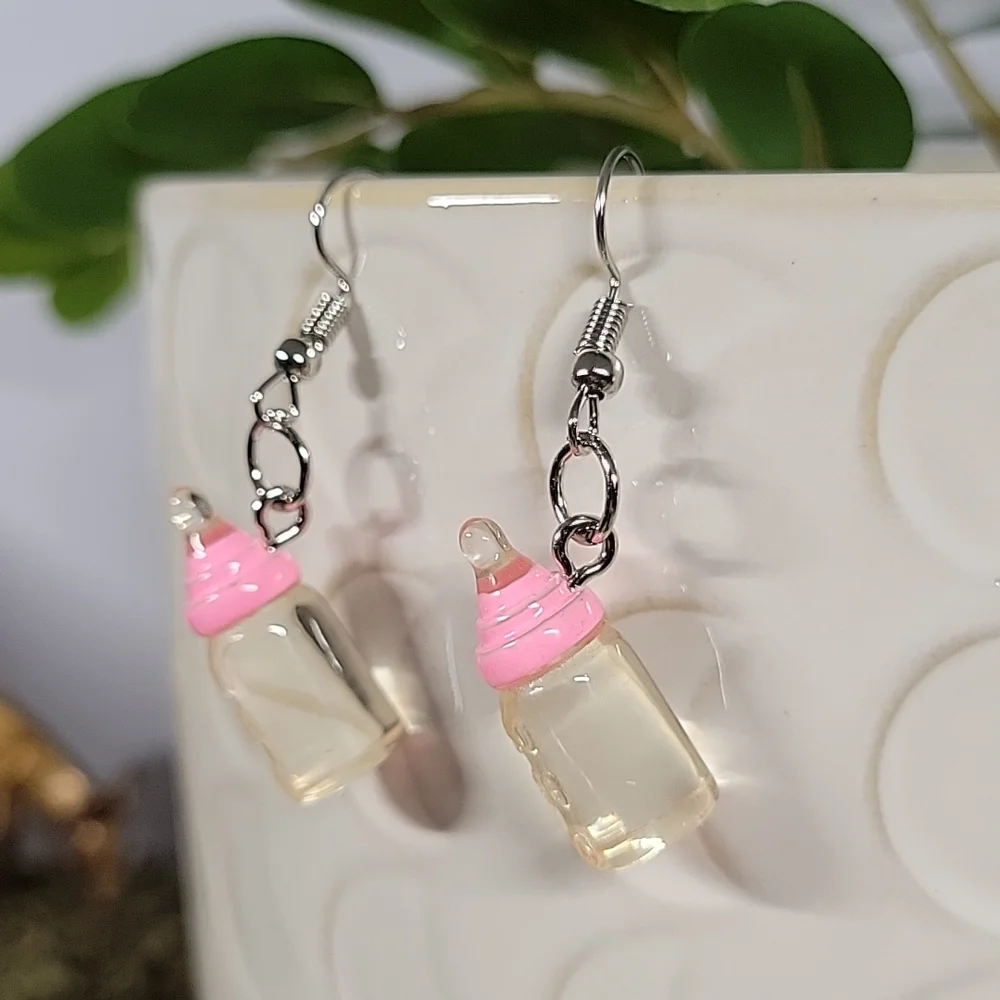 🔥LAST PAIR🔥 Baby Bottle Drop Earrings, pink - Picture 4 of 6